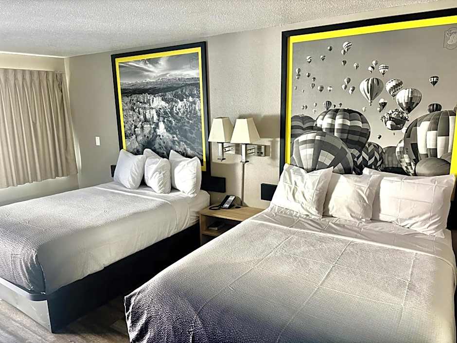 Super 8 by Wyndham Albuquerque Downtown