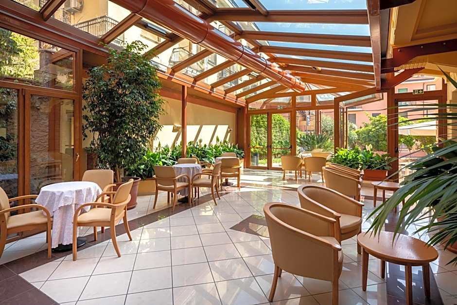 Hotel Careni Villa Italia