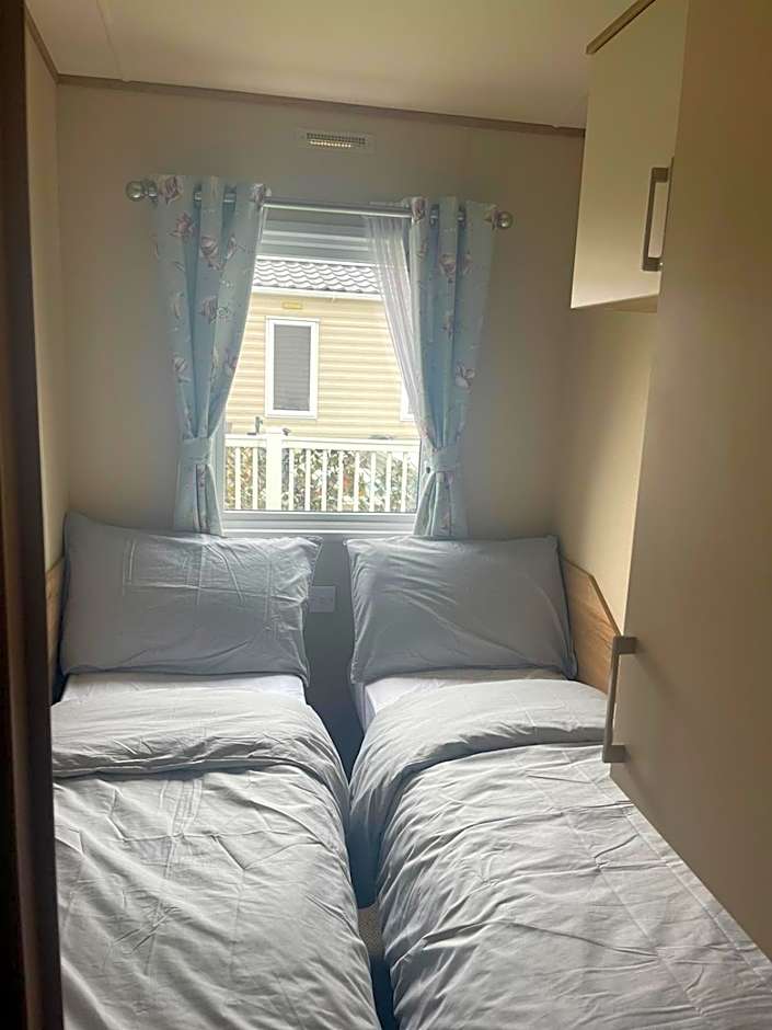 87 Lancaster Crescent