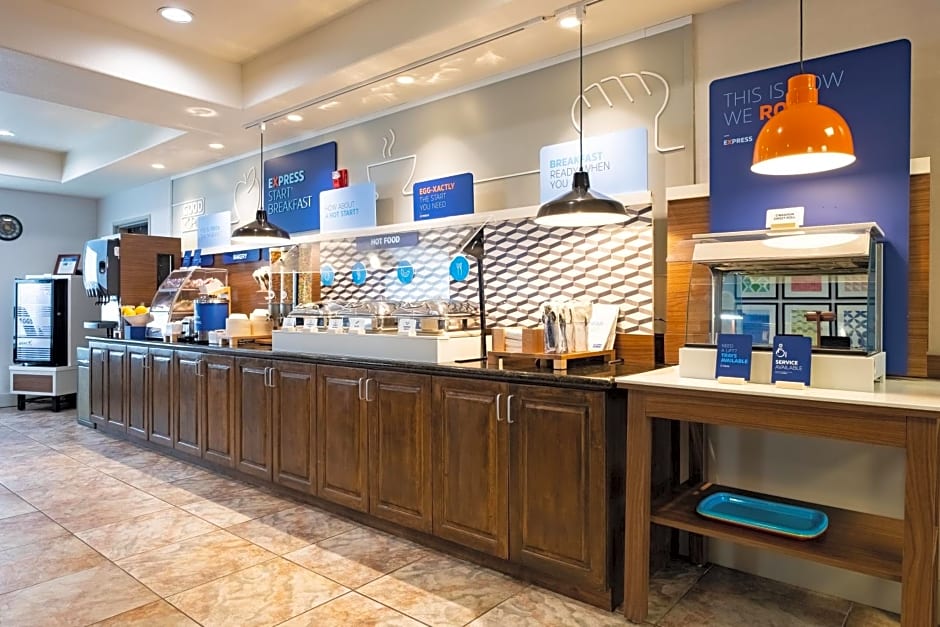 Holiday Inn Express Hotel & Suites Evanston By IHG