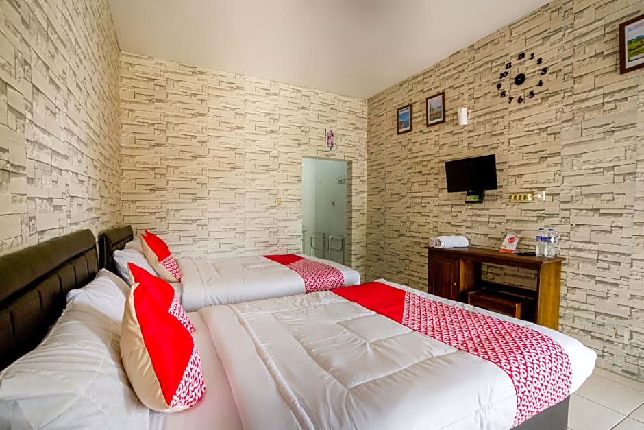 Super OYO 2961 Artana Bed & Breakfast