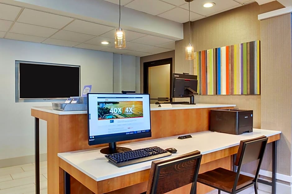 Holiday Inn Express Hotel & Suites - Atlanta/Emory University Area, an IHG Hotel
