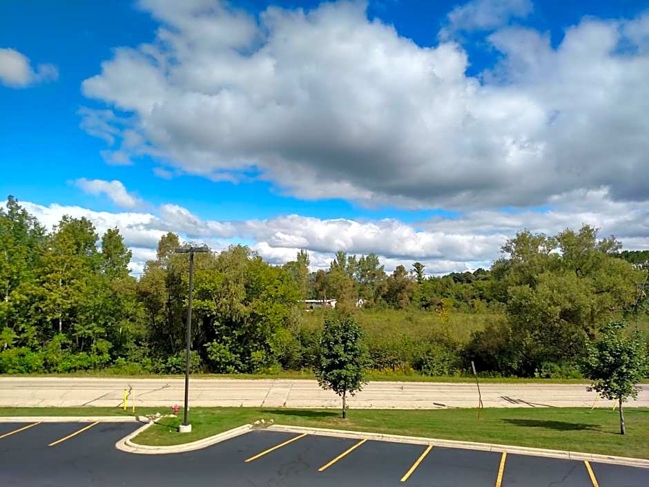 Cobblestone Inn & Suites - Clintonville