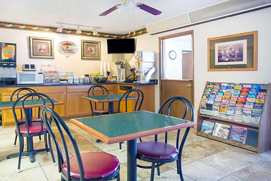 Super 8 Limon Co – Limon, CO