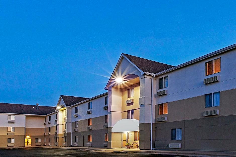 MainStay Suites - Wichita NE