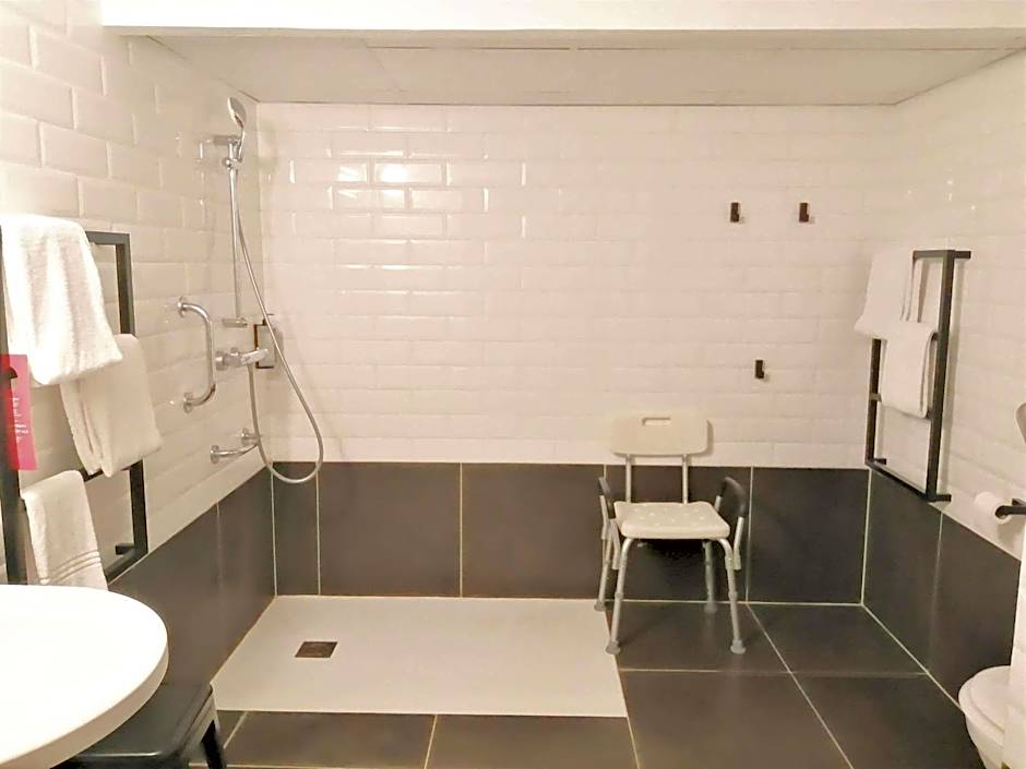 ibis Poitiers Sud