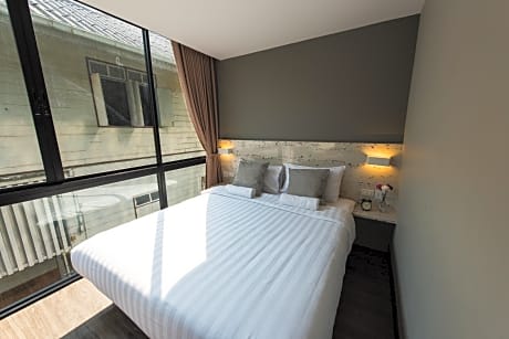 Standard Double Room with Garden View