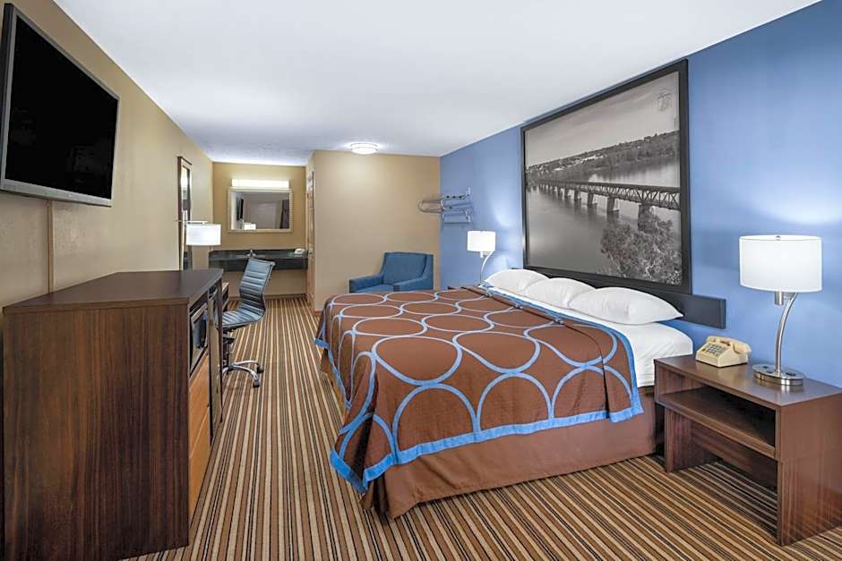 Super 8 by Wyndham Gadsden AL