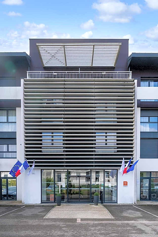 Néméa Apparthotel Stadium