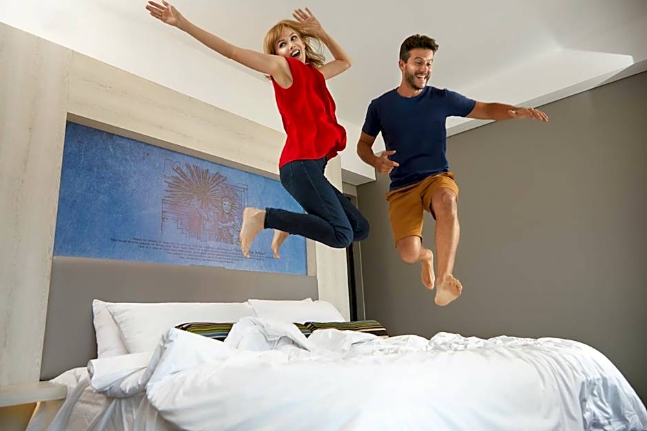 Aloft Calgary University