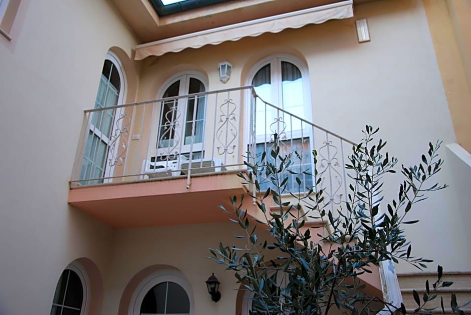 Villa Tina Hotel