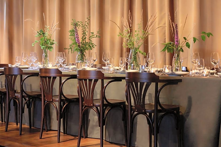 Kimpton Armory Hotel Bozeman By IHG