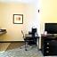 Holiday Inn Express Hotel & Suites Cadillac By IHG