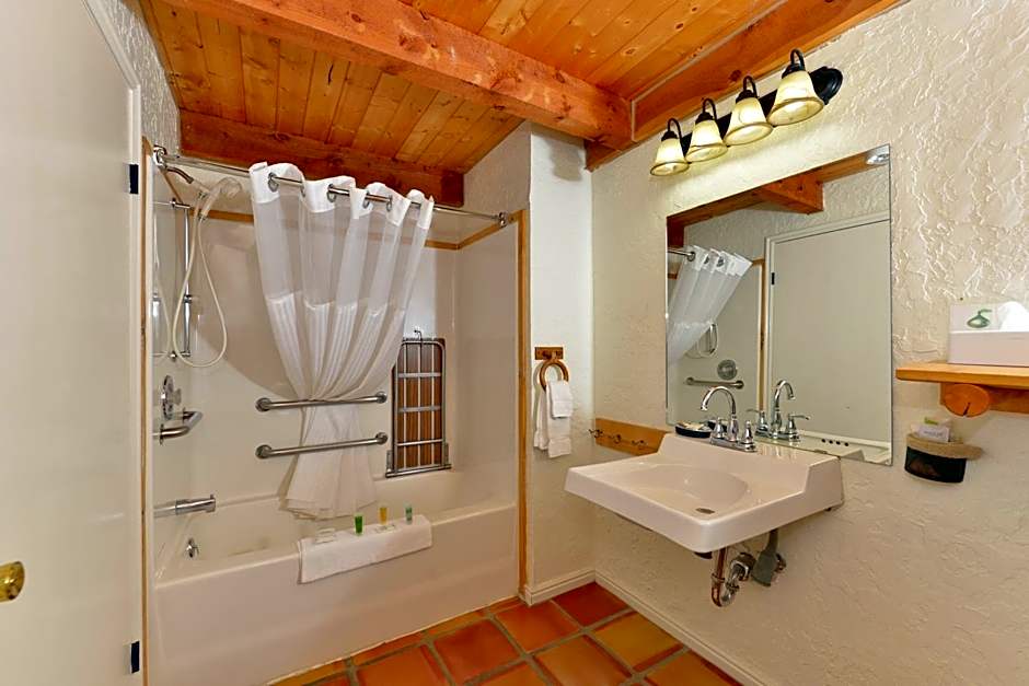 The Boulder Creek Lodge