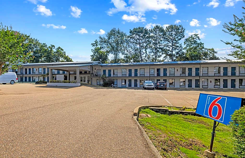 Motel 6 - McComb, MS