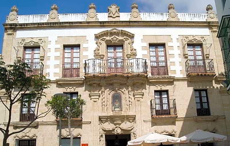 Casa Palacio de Los Leones