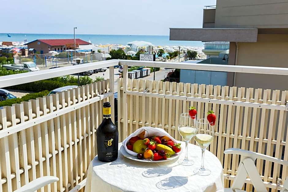 Photo 1 of 3 of Exclusive, Balcony