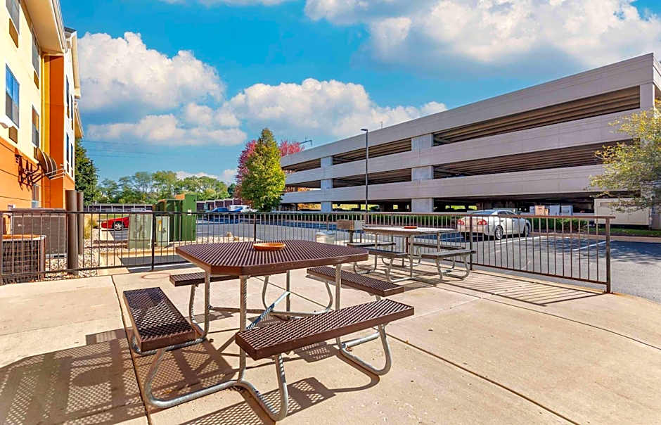 Extended Stay America Suites - Madison - Junction Court