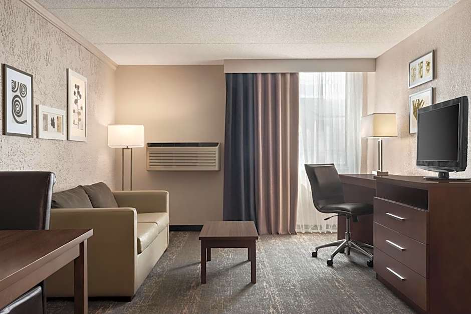 Country Inn & Suites by Radisson, Mt. Pleasant-Racine West, WI