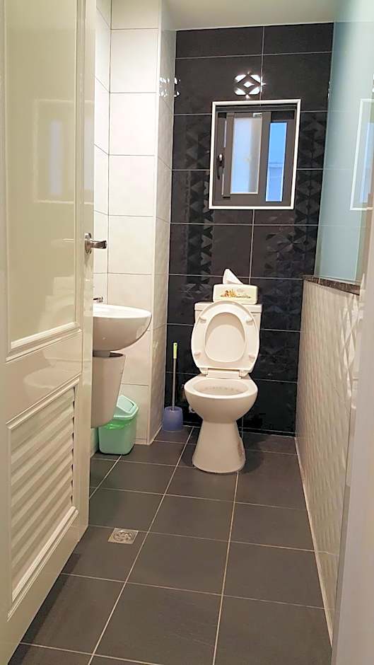 Qinbian B&B