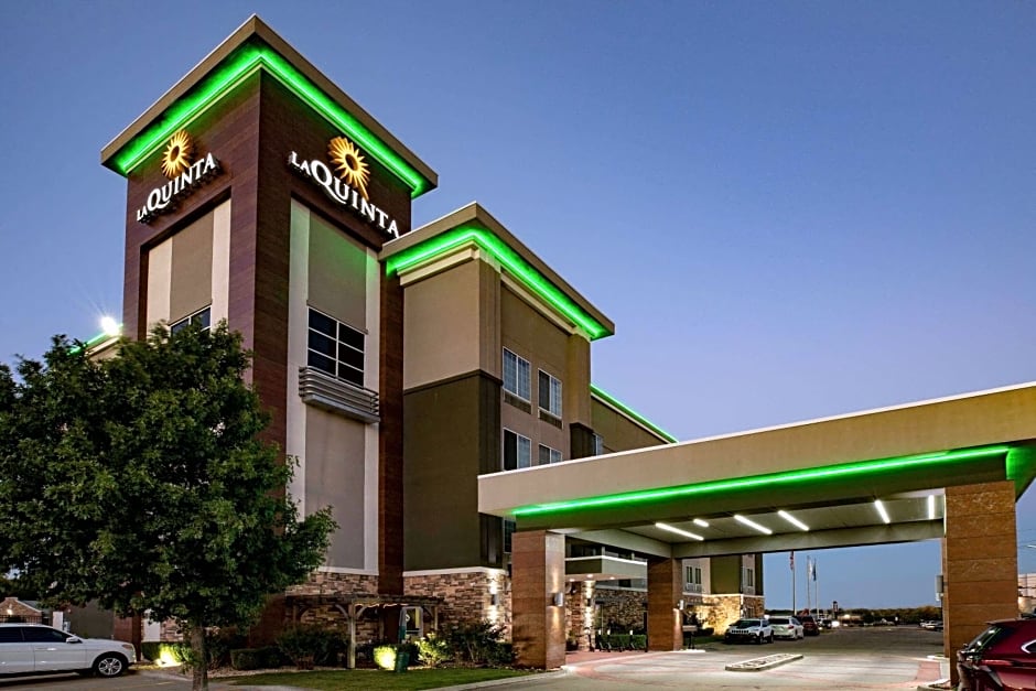 La Quinta Inn & Suites by Wyndham Tulsa - Catoosa