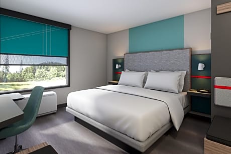 Standard King Room with Roll-In Shower - Communications Access