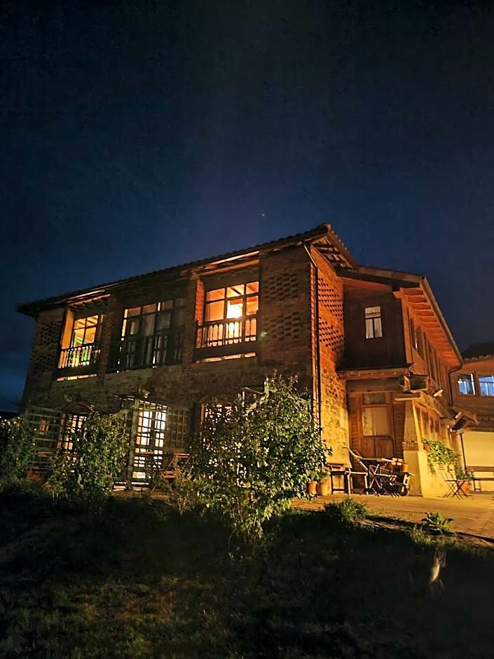 La Figal de Xugabolos, Salas