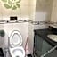 She Hehe Service Apartment (Guangzhou Weinan University  Subway Station)