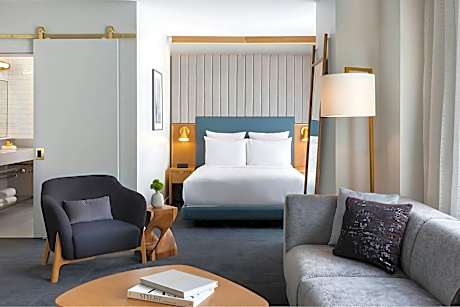 1 Bedroom Suite, 1 Queen