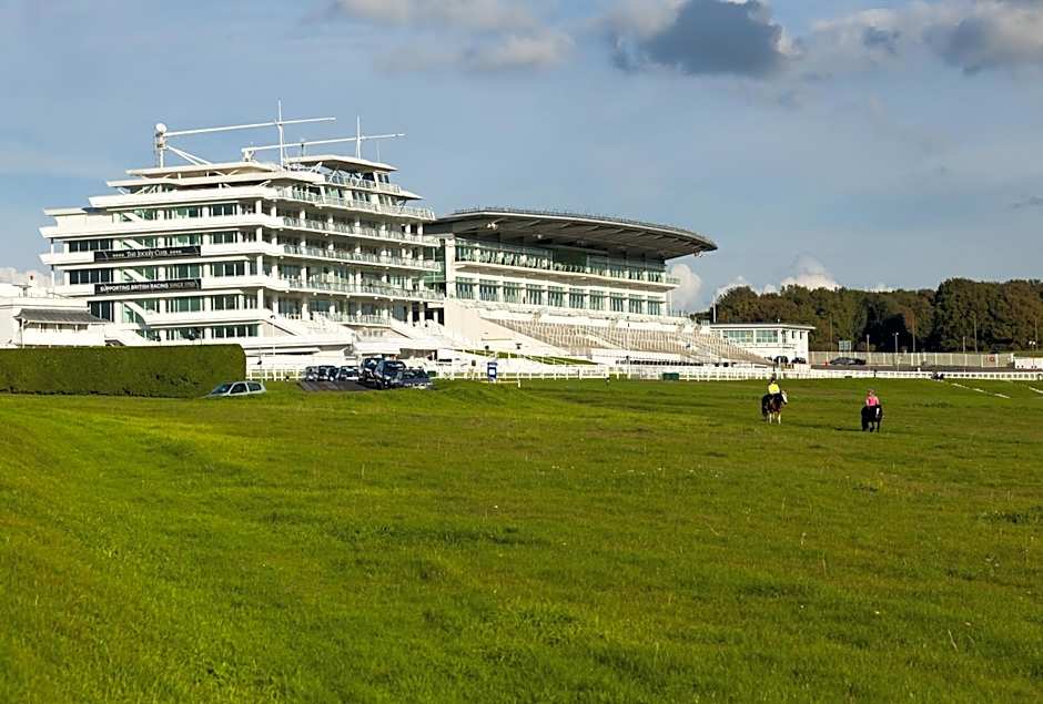 Holiday Inn Express London - Epsom Downs By IHG