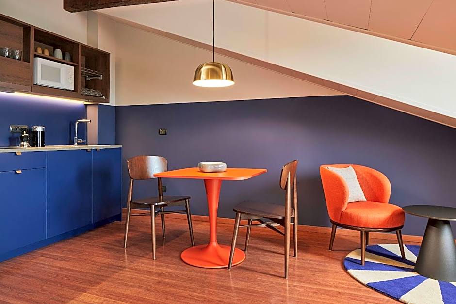 URBANAUTS STUDIOS Minelli