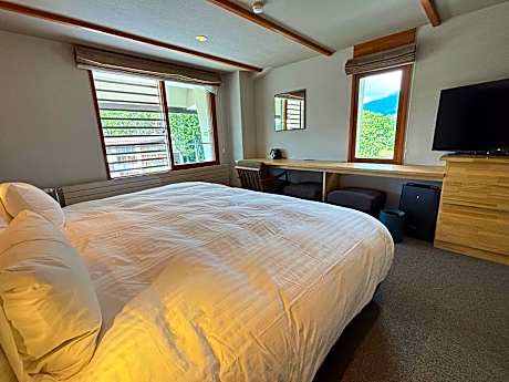 Standard, 1 Bed King