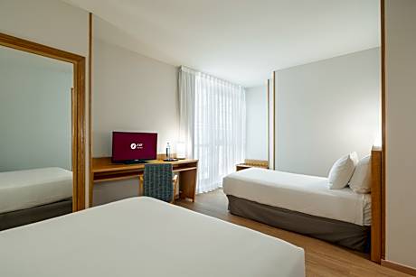 Triple Standard (2 adults + 1 child)