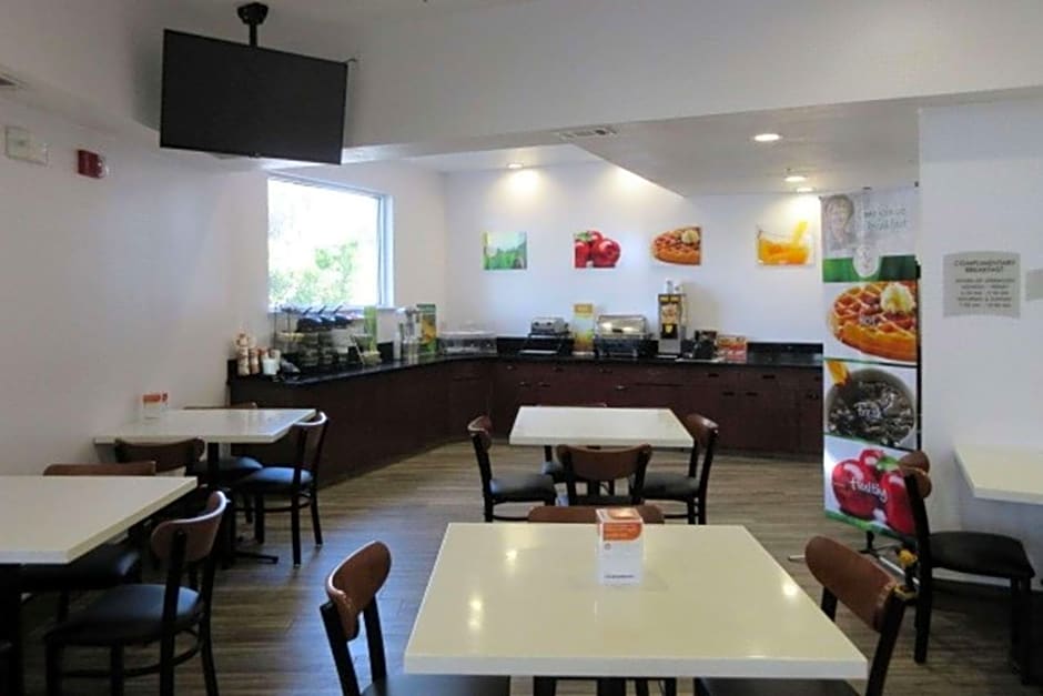 Quality Inn & Suites Fresno Northwest
