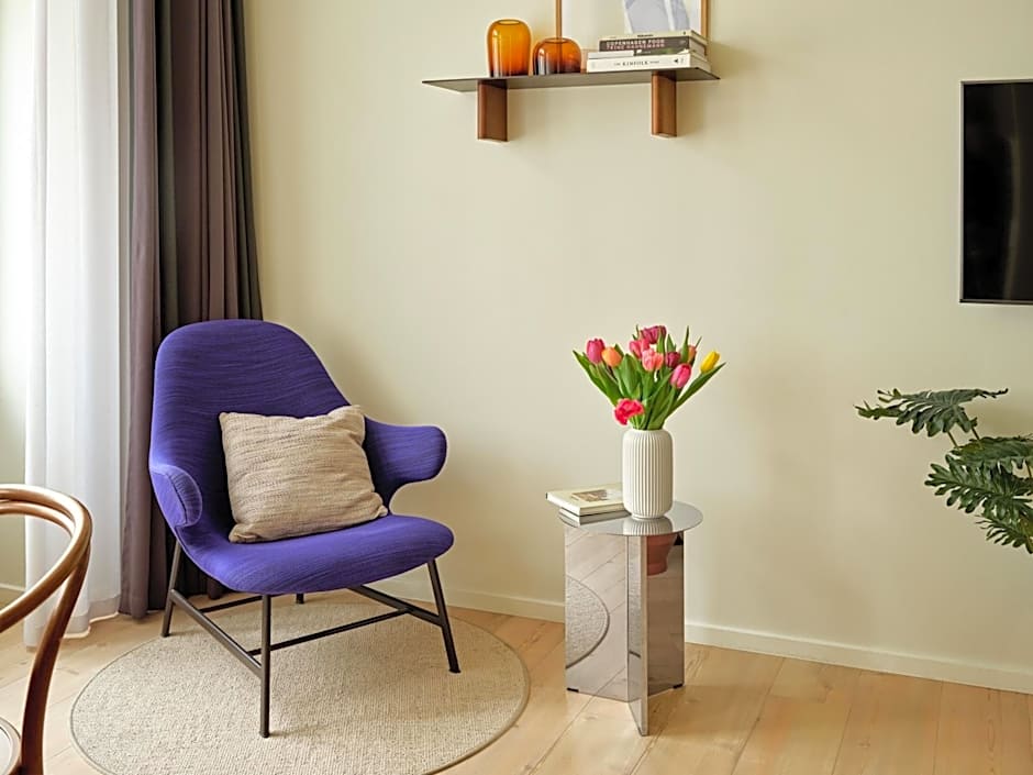 Apēron Apartment Hotel