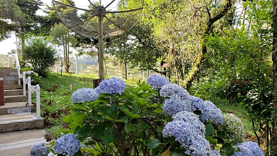 CHALÉ TANAJURA - MONTE VERDE - Lareira, aconchego e WiFi