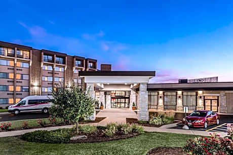 Crowne Plaza Milwaukee South By IHG