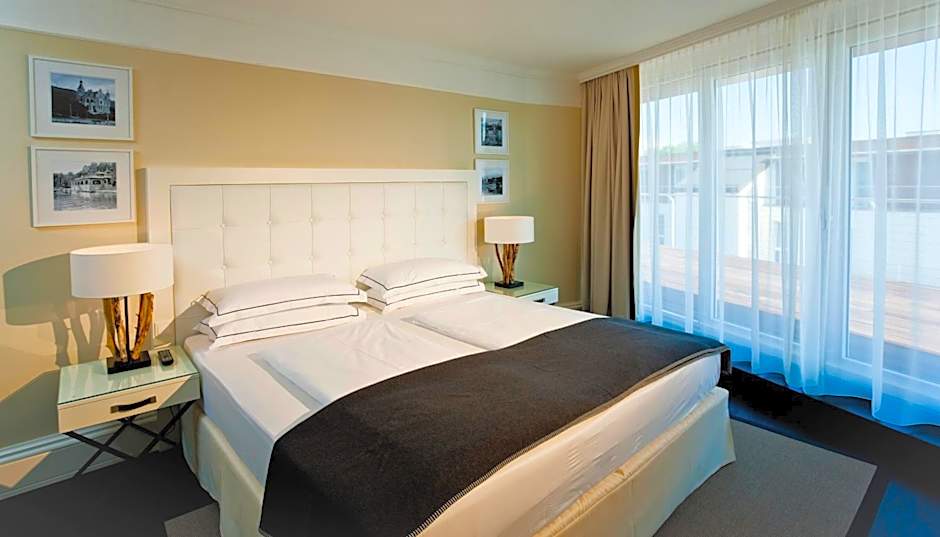 Lake's - My Lake Hotel