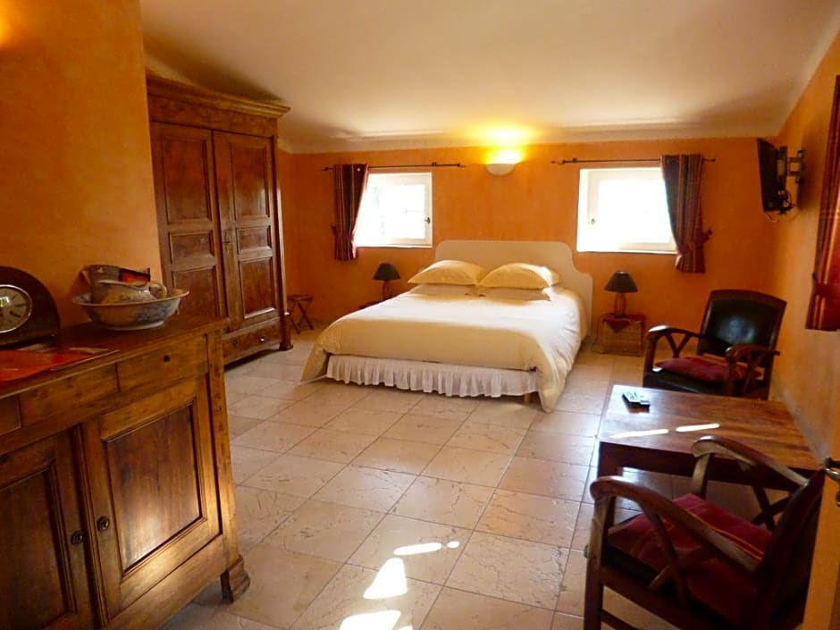 Foto 1 daripada 12 — Double room-Comfort-Ensuite with Bath-Pool View