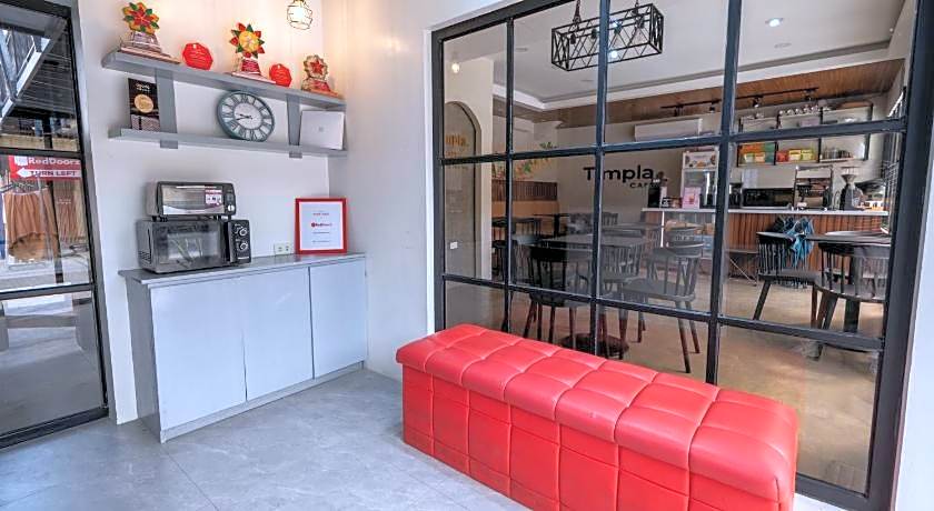 RedDoorz Plus @ Casa Lucia Sindalan San Fernando City Pampanga