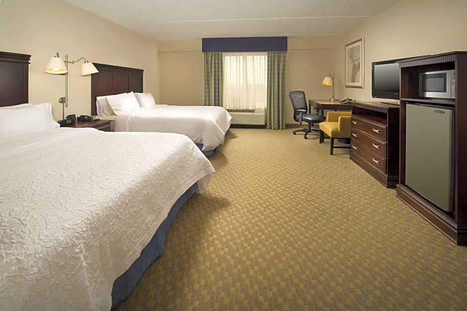 Photo 1 of 4 of 1 King Bed, Whirlpool