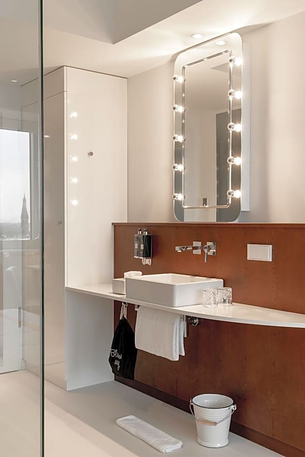 Ruby Luna Hotel Dusseldorf