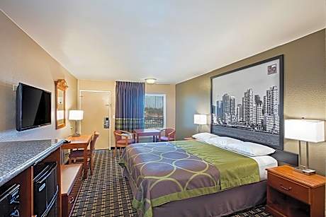 King Room - Disability Access - Non-Smoking