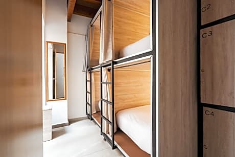 Bed in 4-Bed Mixed Dormitory Room