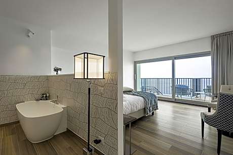 Luceo Junior Suite with Terrace and Sea View