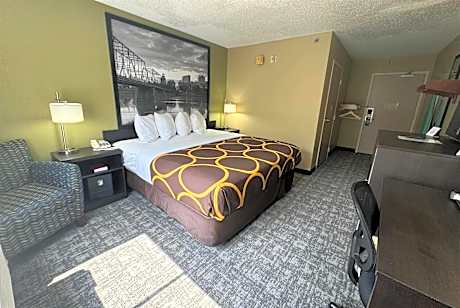 1 King Bed Non-Smoking