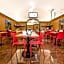 Le Petit Hotel