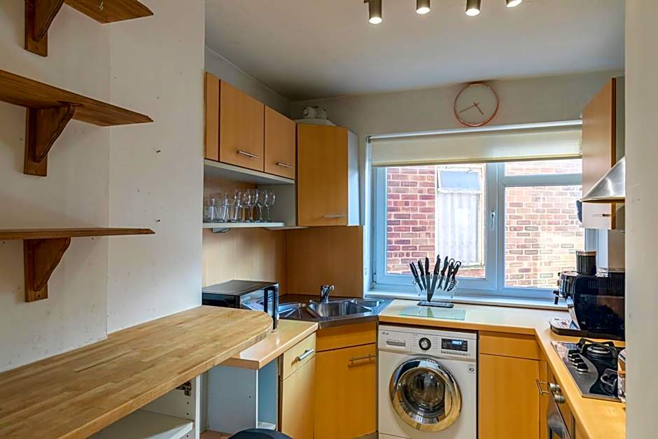 Park View - Modern - Parking