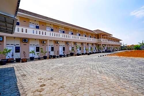 SPOT ON 2027 Putri Guest House Syariah