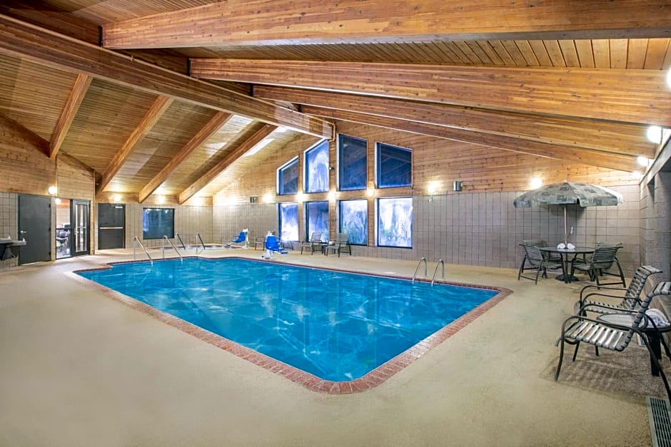 AmericInn by Wyndham Muscatine